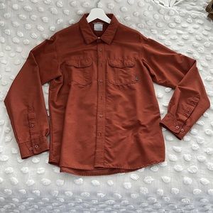 Columbia long sleeve button-down athletic shirt. S. Omni-Wick